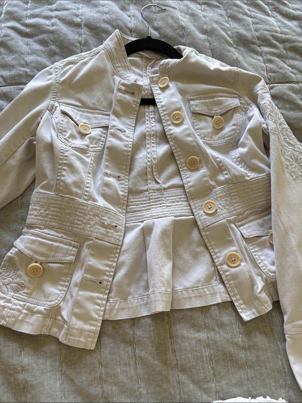 Women’s Cream Button-Front Jacket